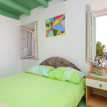 Lovely Mediterranean Near The 펜션 챠브타트