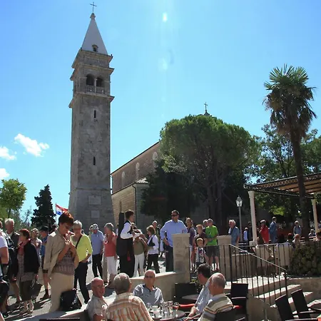 Lovely Mediterranean Near The 펜션 *