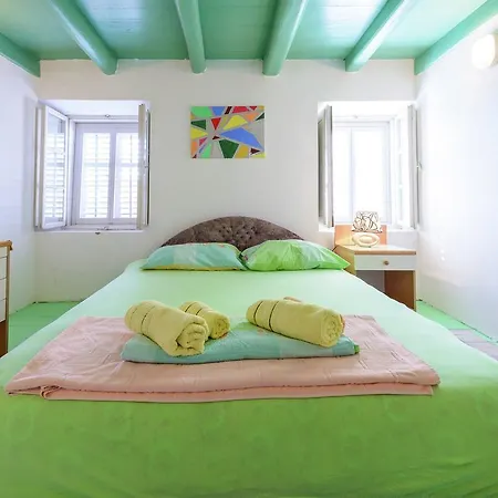 Lovely Mediterranean Near The * 챠브타트