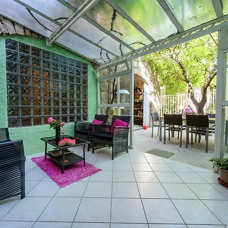 بيت للعطل Lovely Mediterranean Near The *