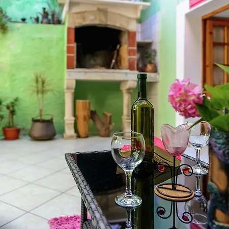 Lovely Mediterranean Near The * 챠브타트