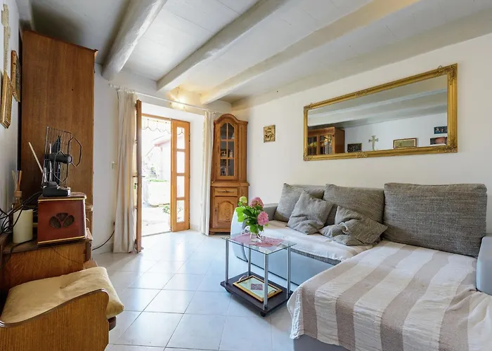 Casa vacanze Lovely Mediterranean Near The