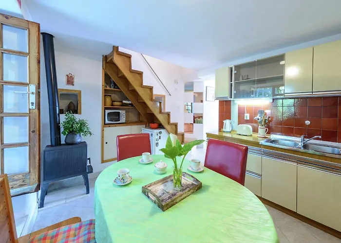 Ferienhaus Lovely Mediterranean Near The